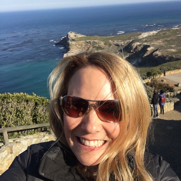 Meet your Posher, Jennifer - Picture 1 of 1